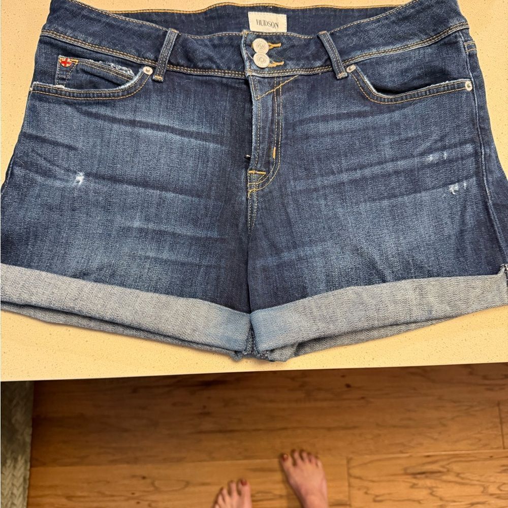 Hudson Jeans Women's Signature back pockets Blue Denim Shorts